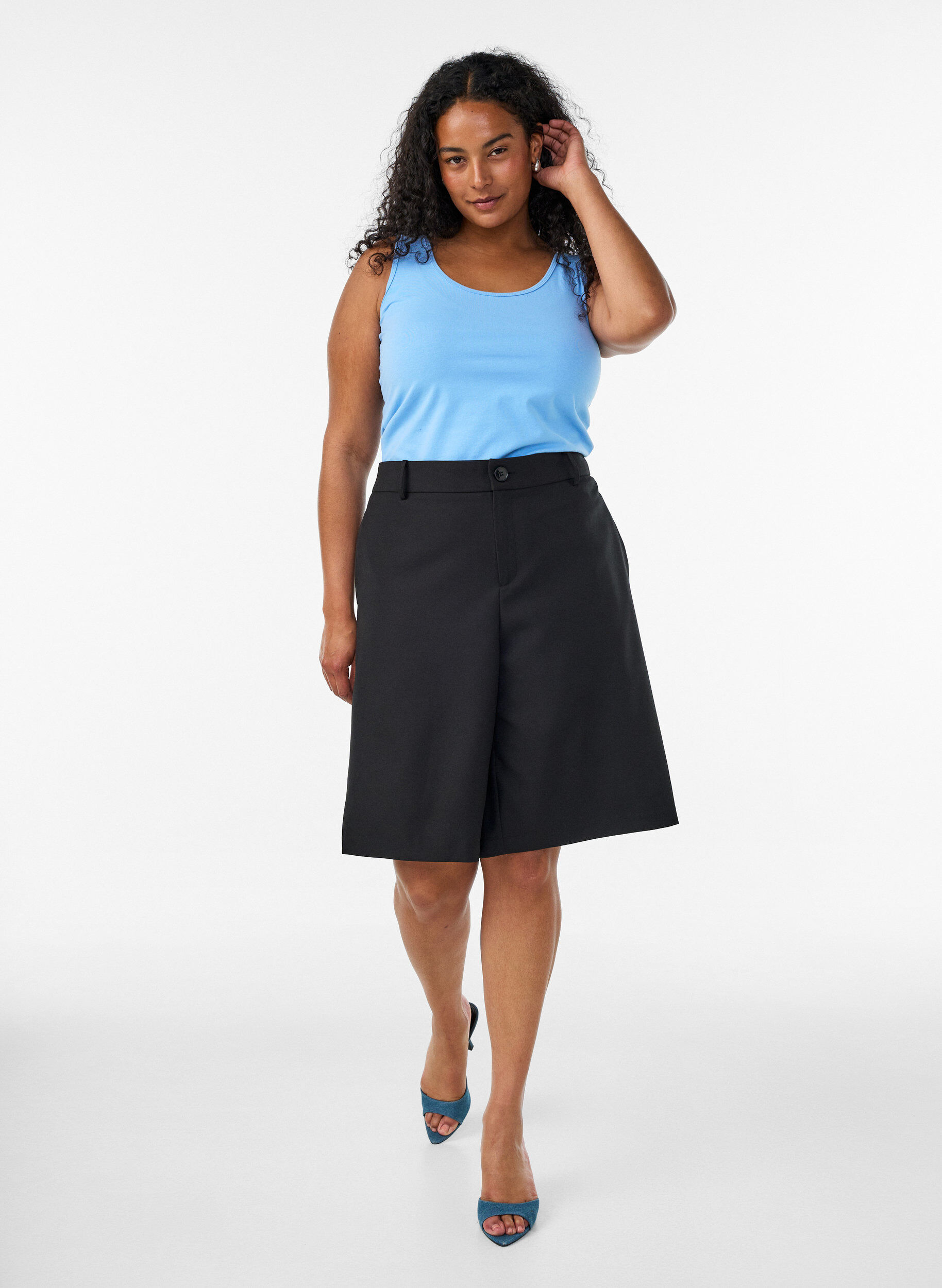 ZizzifashionSolid color basic top in cotton, Light Blue, Model image number 1