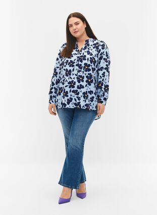 Long-sleeved blouse with v-neck, Flower AOP, Model image number 3