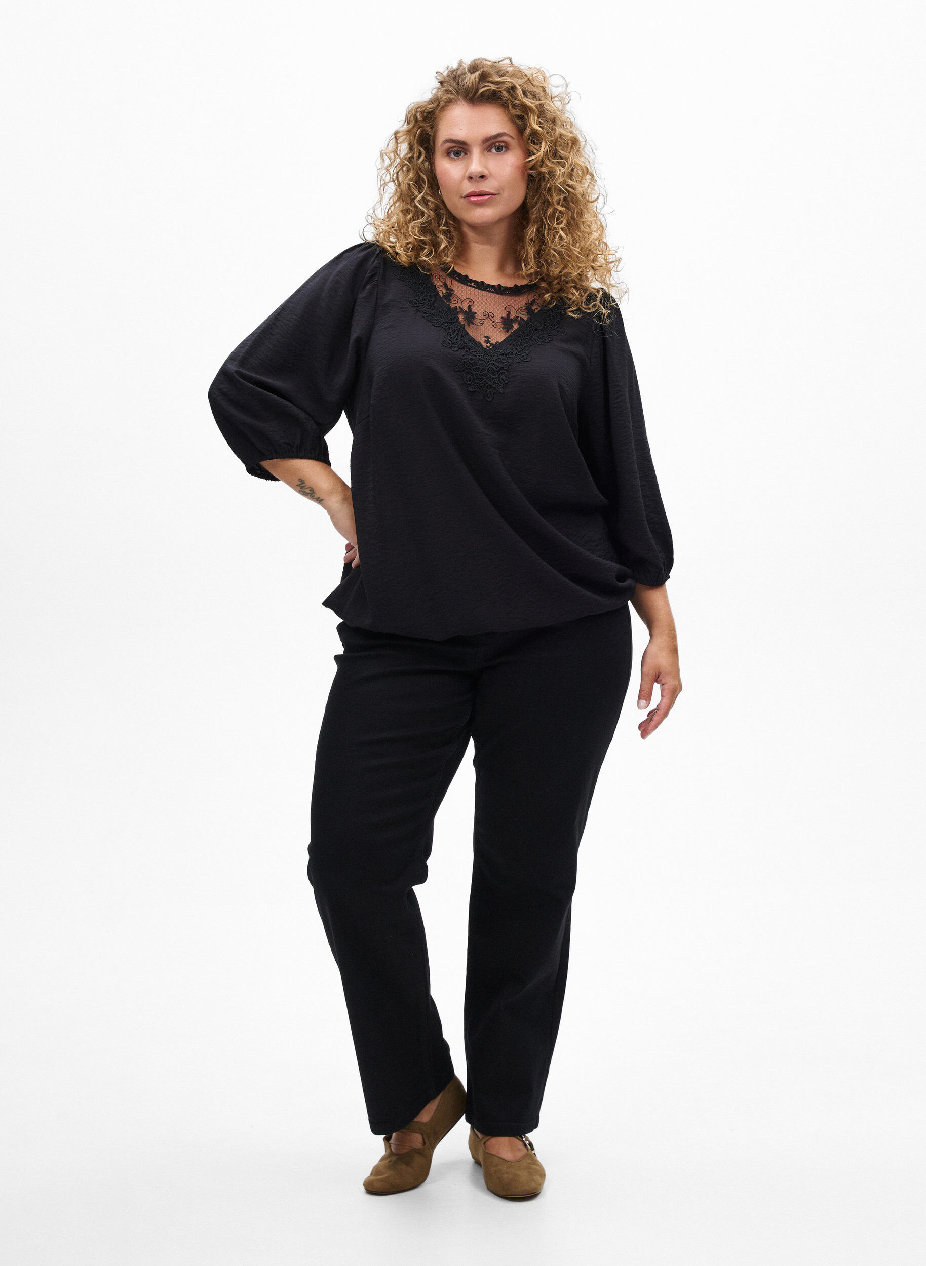 ZizzifashionBlouse with 3/4 sleeves and lace details, Black, Model image number 1