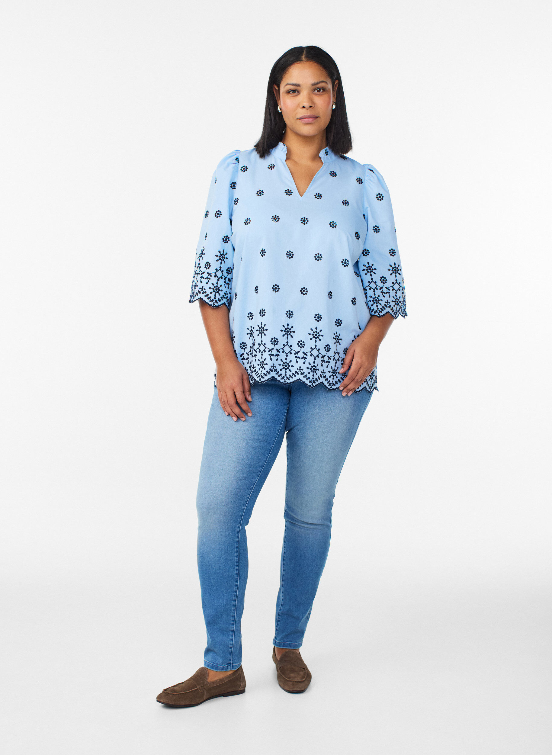 Zizzifashion Blouse with 3/4 sleeves and embroidered pattern, Blue, Model image number 1