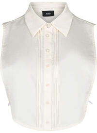 Loose shirt collar with pearl buttons
