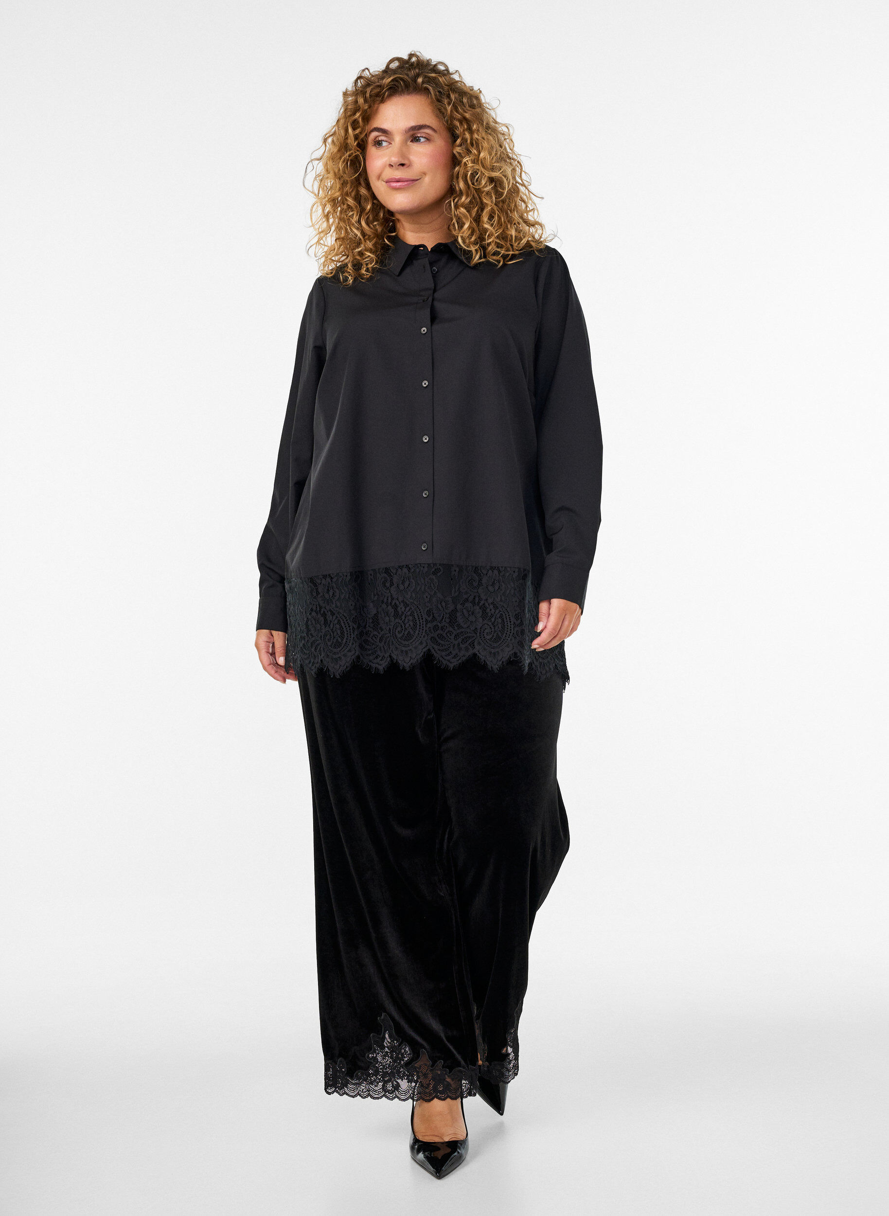 ZizzifashionLoose shirt with a wide lace trim, Black, Model image number 1