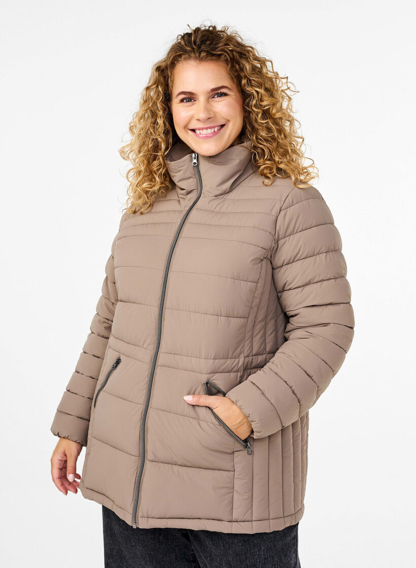 Short puffer jacket with pockets, Beige, Model image number 0