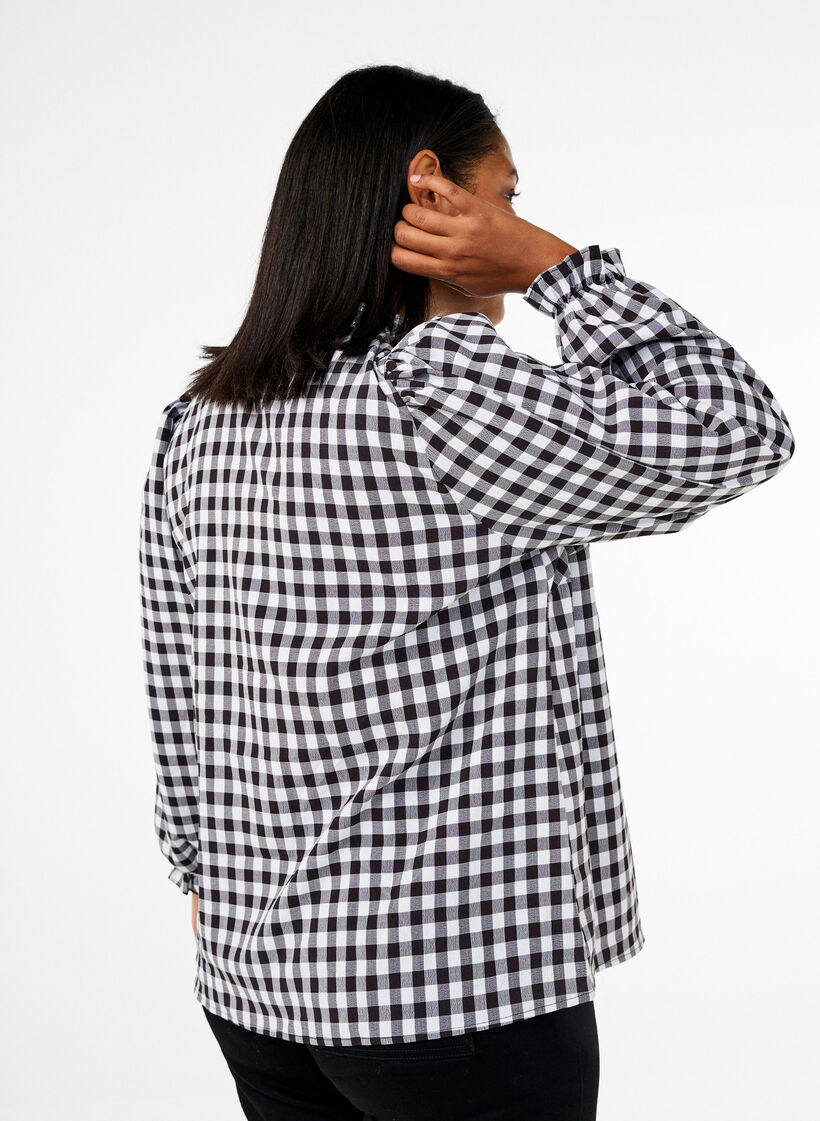Checked shirt blouse with ruffle details, Black/W. Gingham, Model image number 1