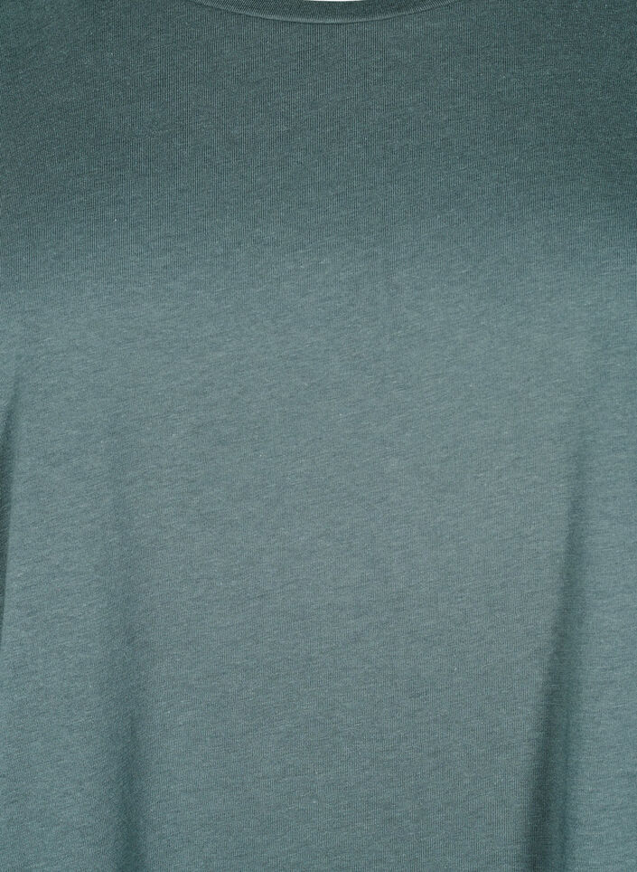 Short-sleeved t-shirt in a cotton blend, Green, Packshot image number 2