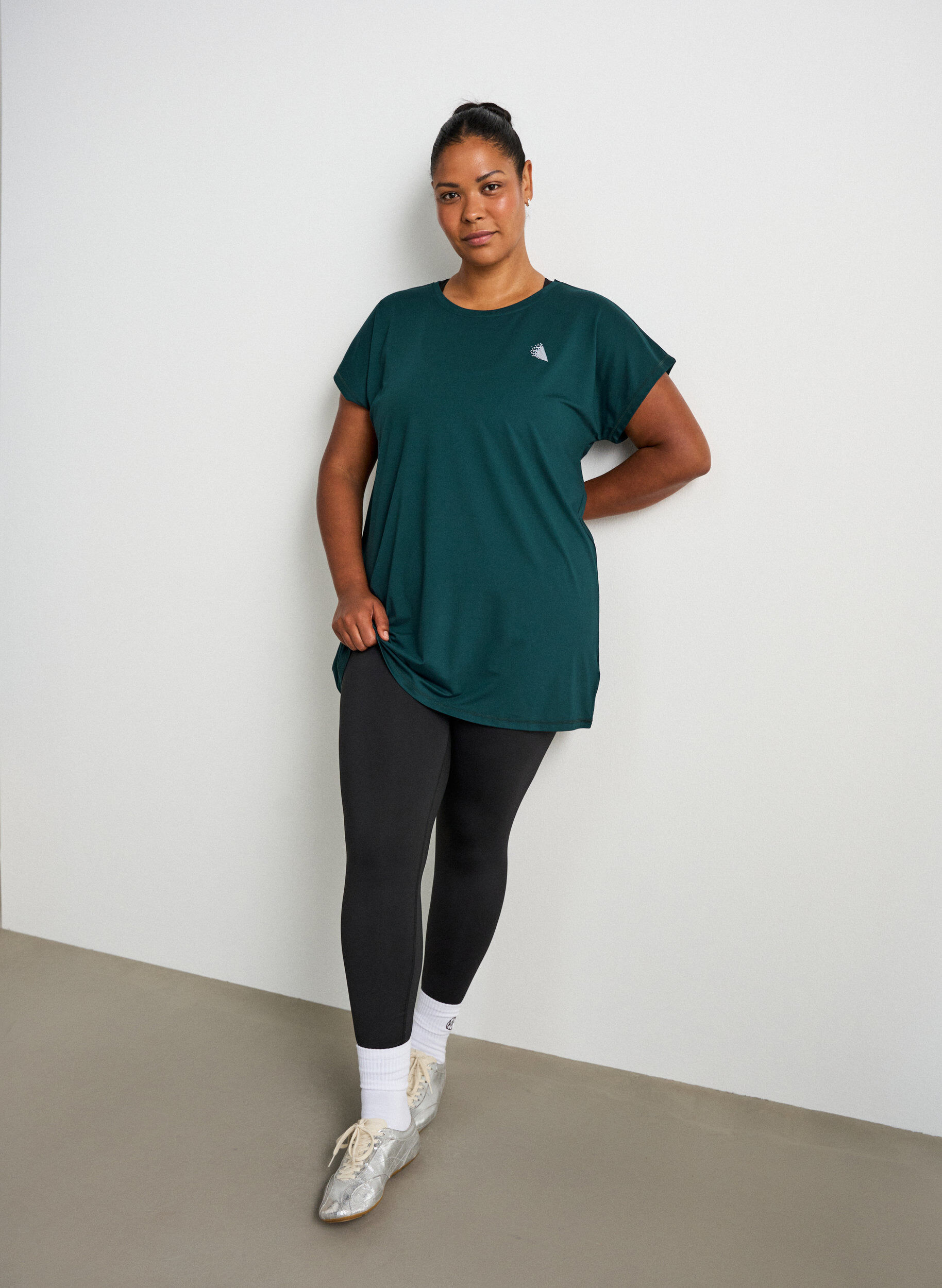 ZizzifashionLong training t-shirt, Green, Model image number 1