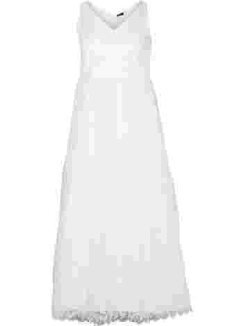 Sleeveless v-neckline wedding dress
