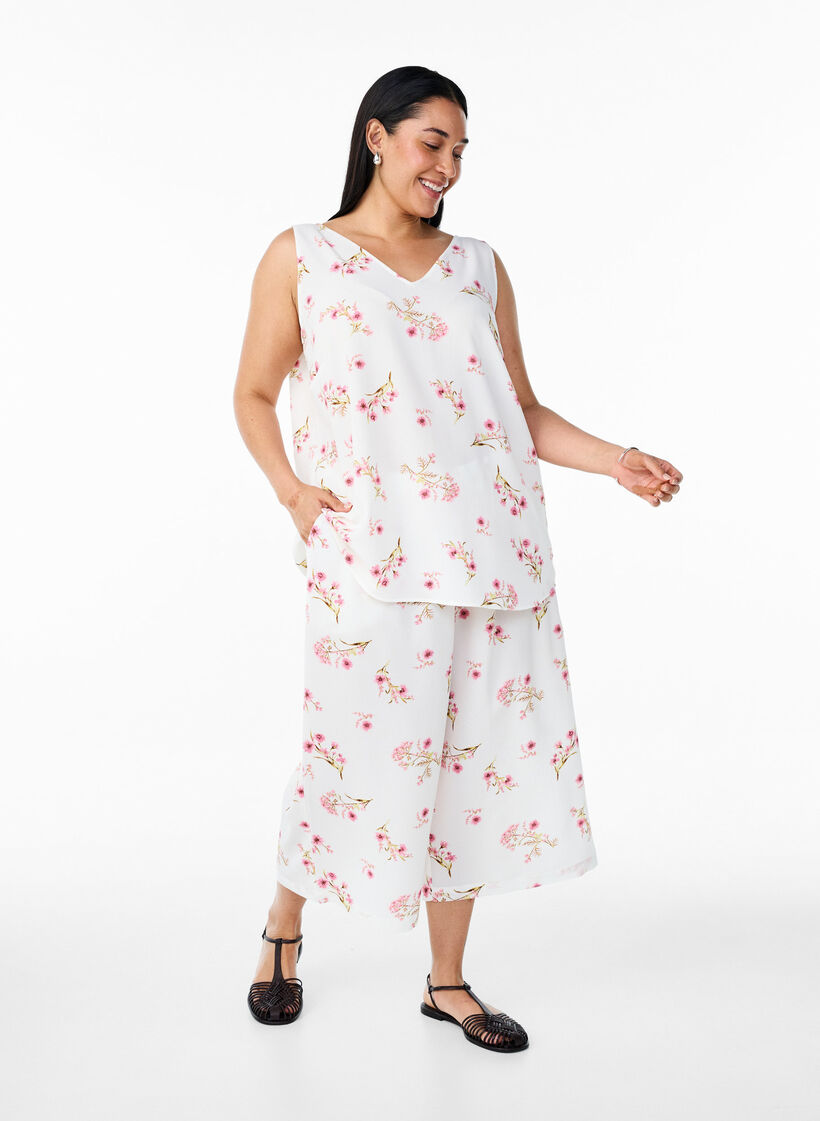 Printed top with v-neck, White, Model image number 1