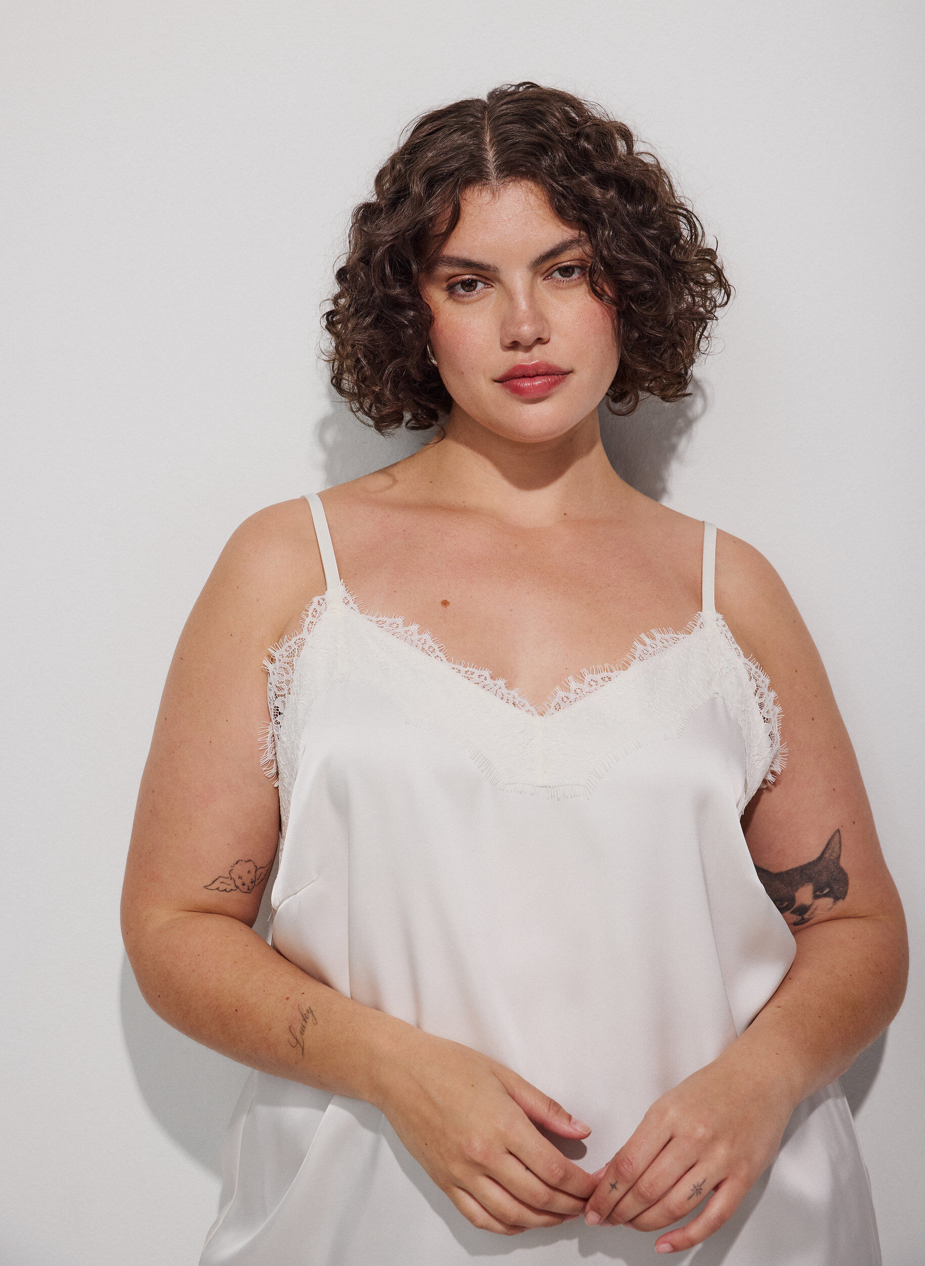 ZizzifashionStrappy top with lace and an asymmetrical hem, Vanilla, Model image number 3