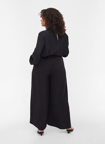 Plain wide leg pants made of viscose, Black, Model image number 1