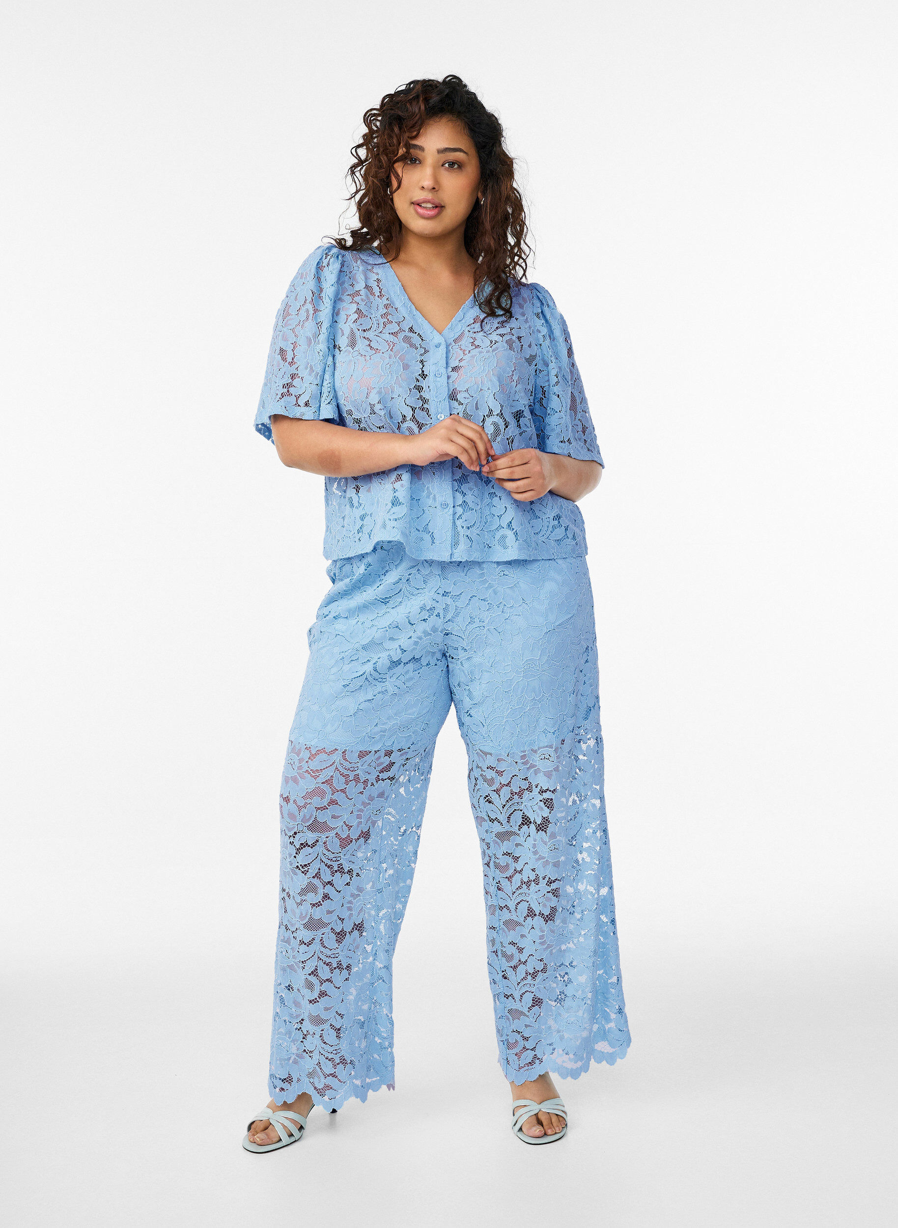 High-waisted lace trousers with straight legs, Blue, Model