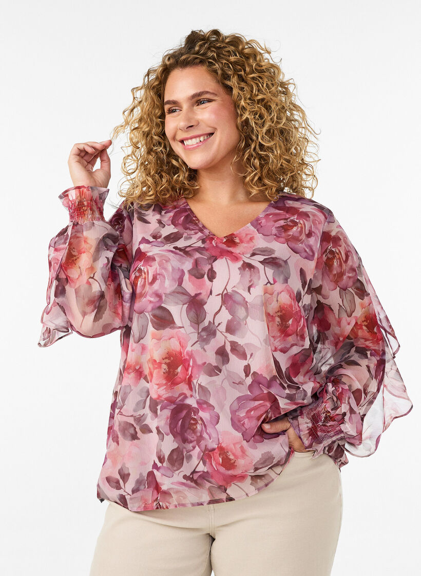Floral blouse with a V-neck and ruffle sleeves, Rose, Model