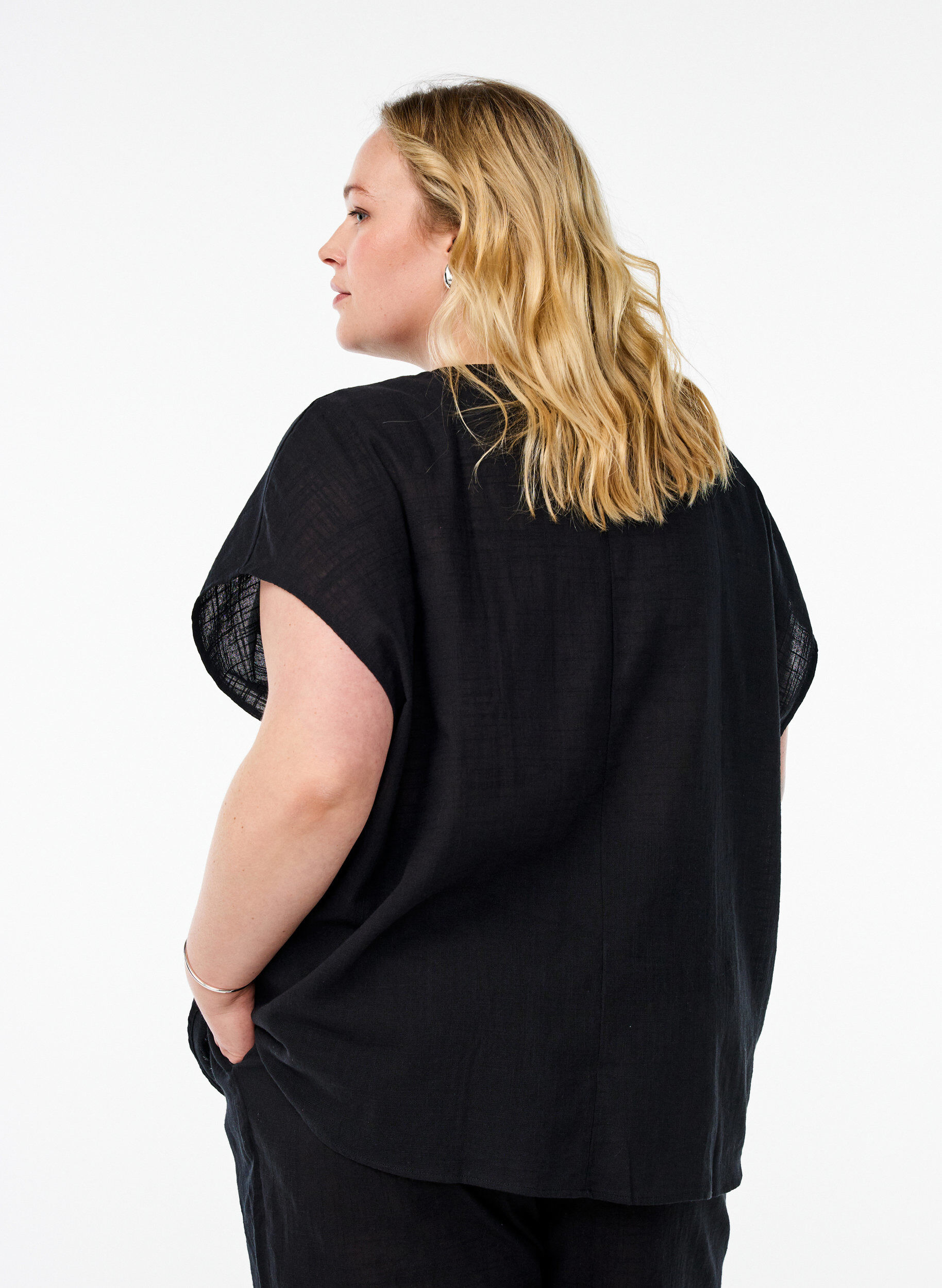 Zizzifashion Loose blouse with cap sleeves, Black, Model image number 2