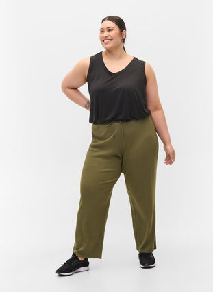 Loose trousers in a cotton blend, Ivy Green, Model image number 0