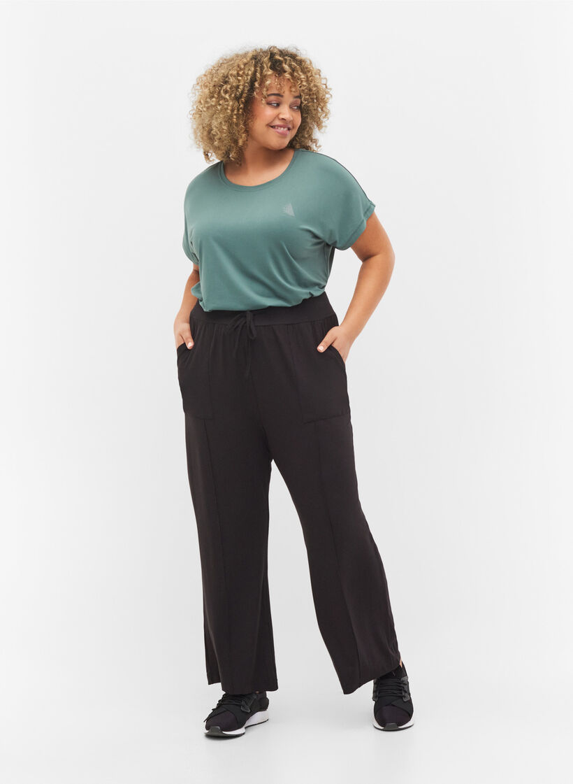 Viscose workout trousers with pockets, Black, Model