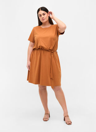 Short sleeve dress with waist belt, Pecan Brown, Model image number 2