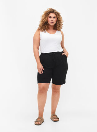 Loose cotton shorts with pockets, Black, Model image number 4