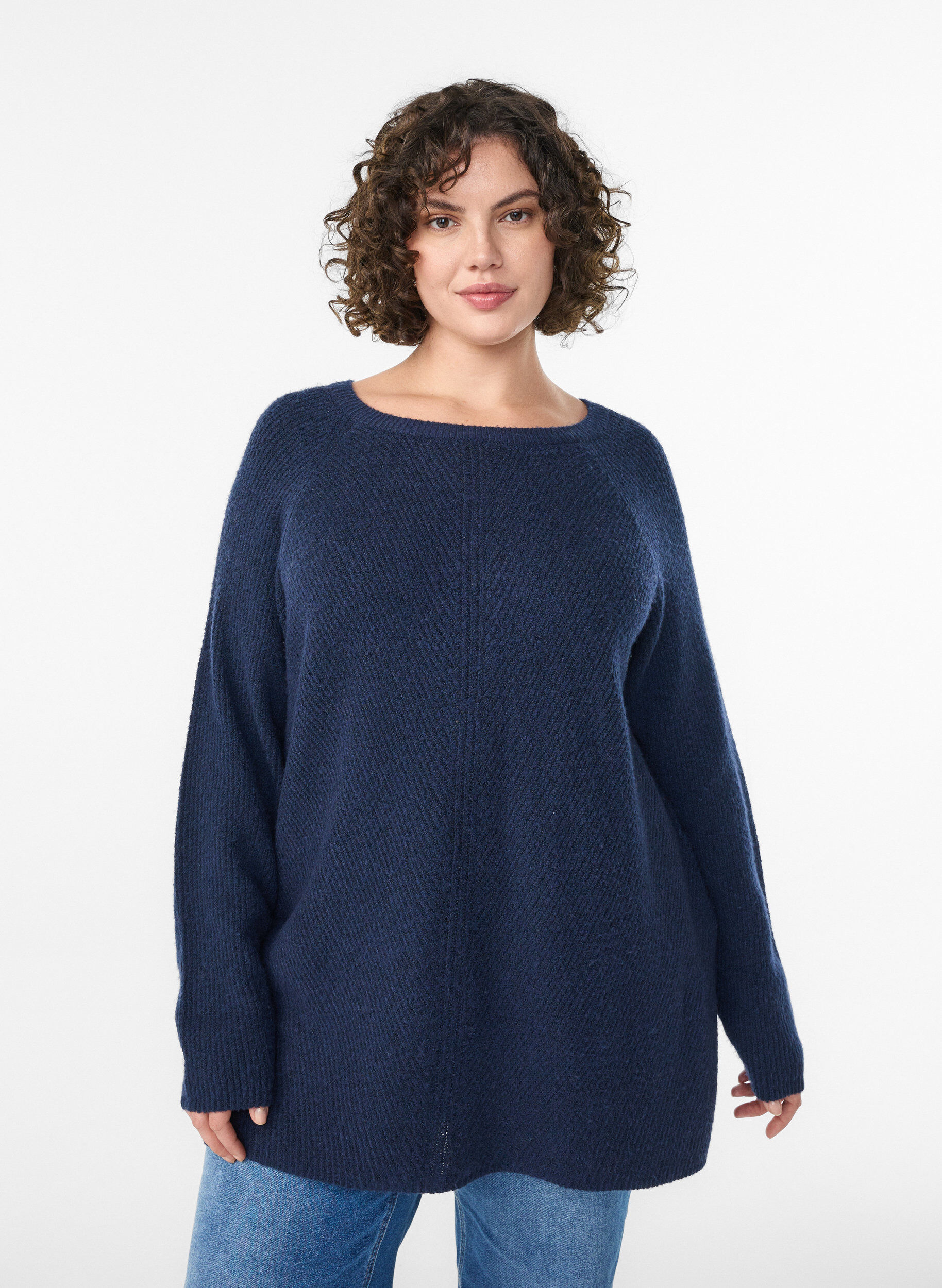 Knitted jumper with a diagonal pattern and raglan sleeves, Blue, Model