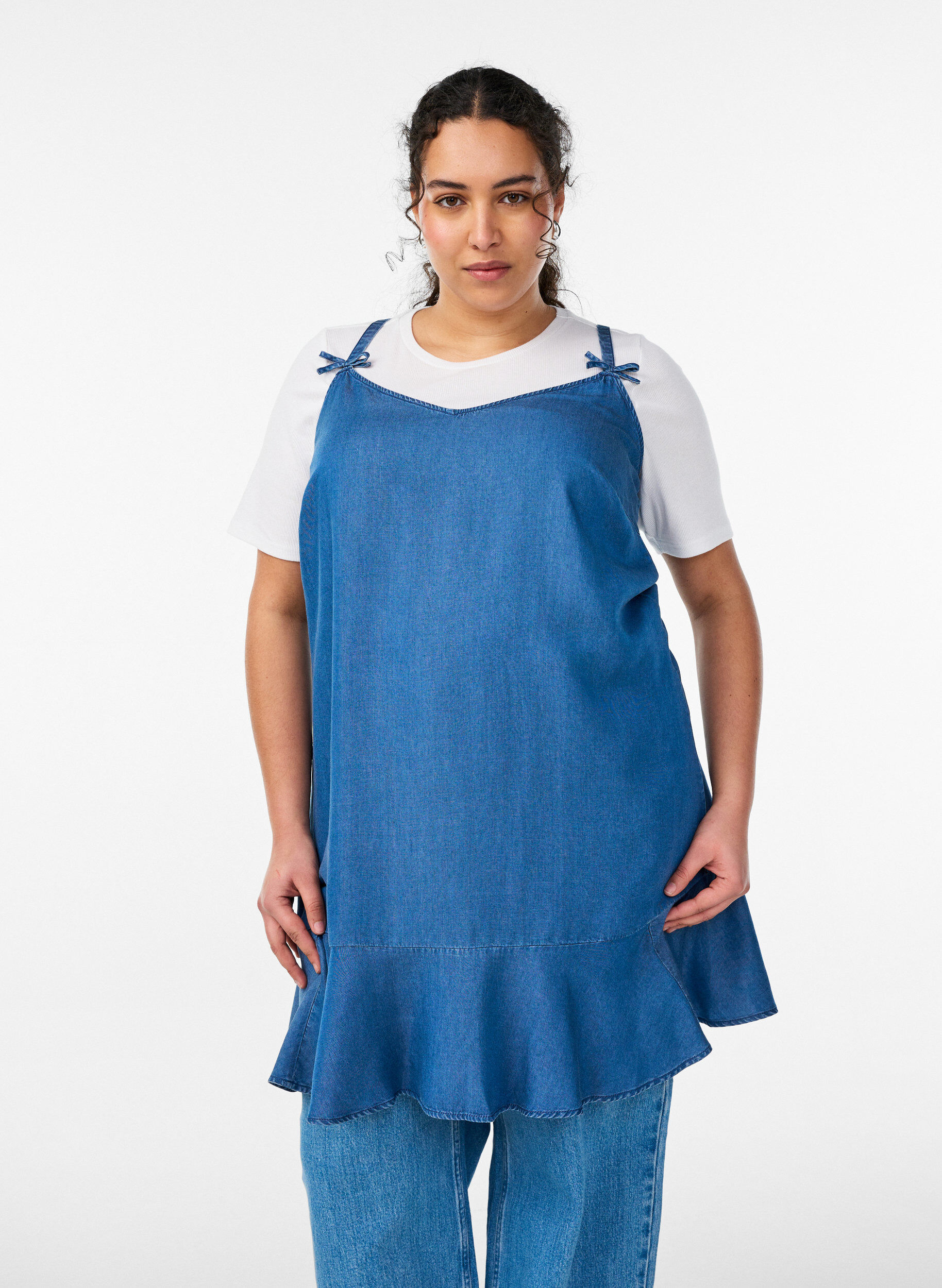 Knee-length strap dress in TENCEL&trade; Lyocell with a denim look, Blue, Model