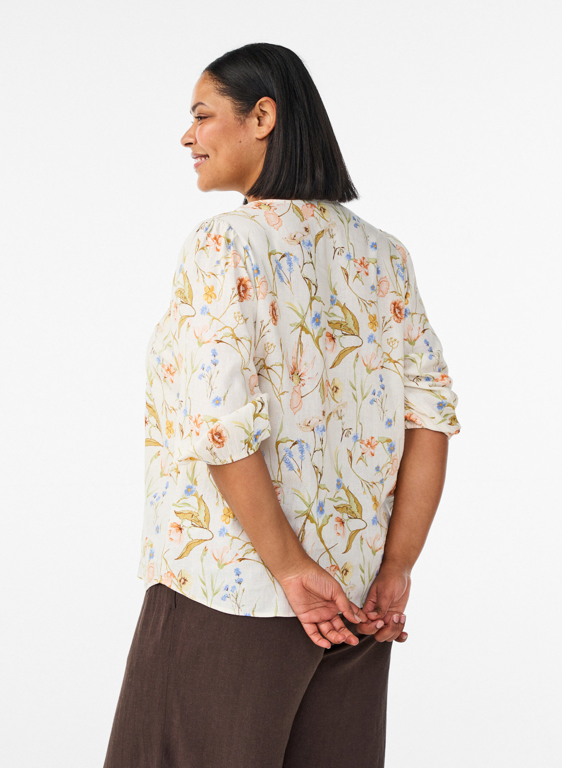Zizzifashion Shirt blouse in linen and viscose with 3/4-sleeves, Vanilla, Model image number 2