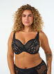 Moulded underwired bra with floral lace, Black, Model image number 0