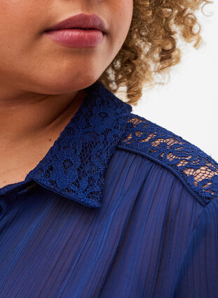 Long shirt with lace details, Evening Blue, Model image number 2