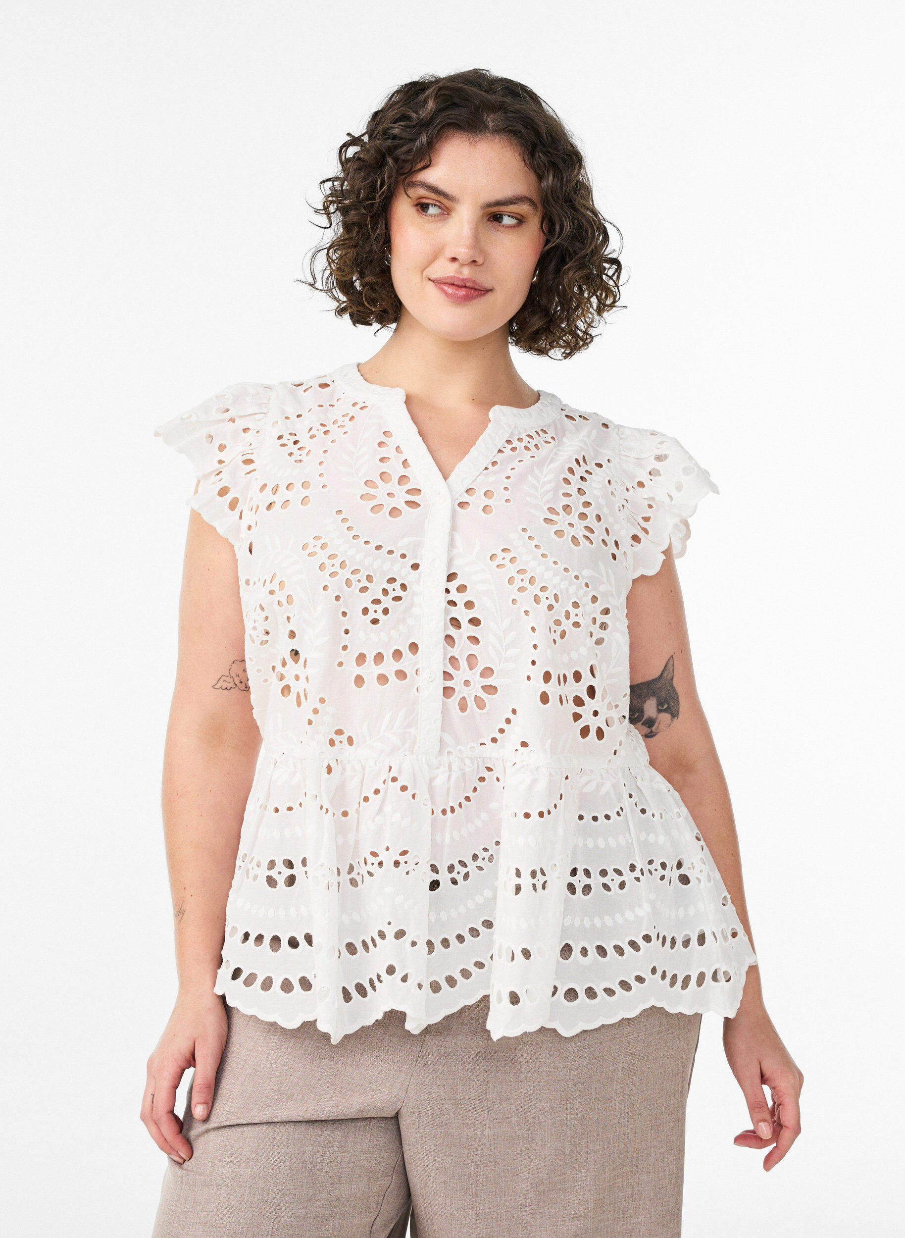 Zizzifashion Sleeveless broderie anglaise blouse with ruffles, White, Model image number 0