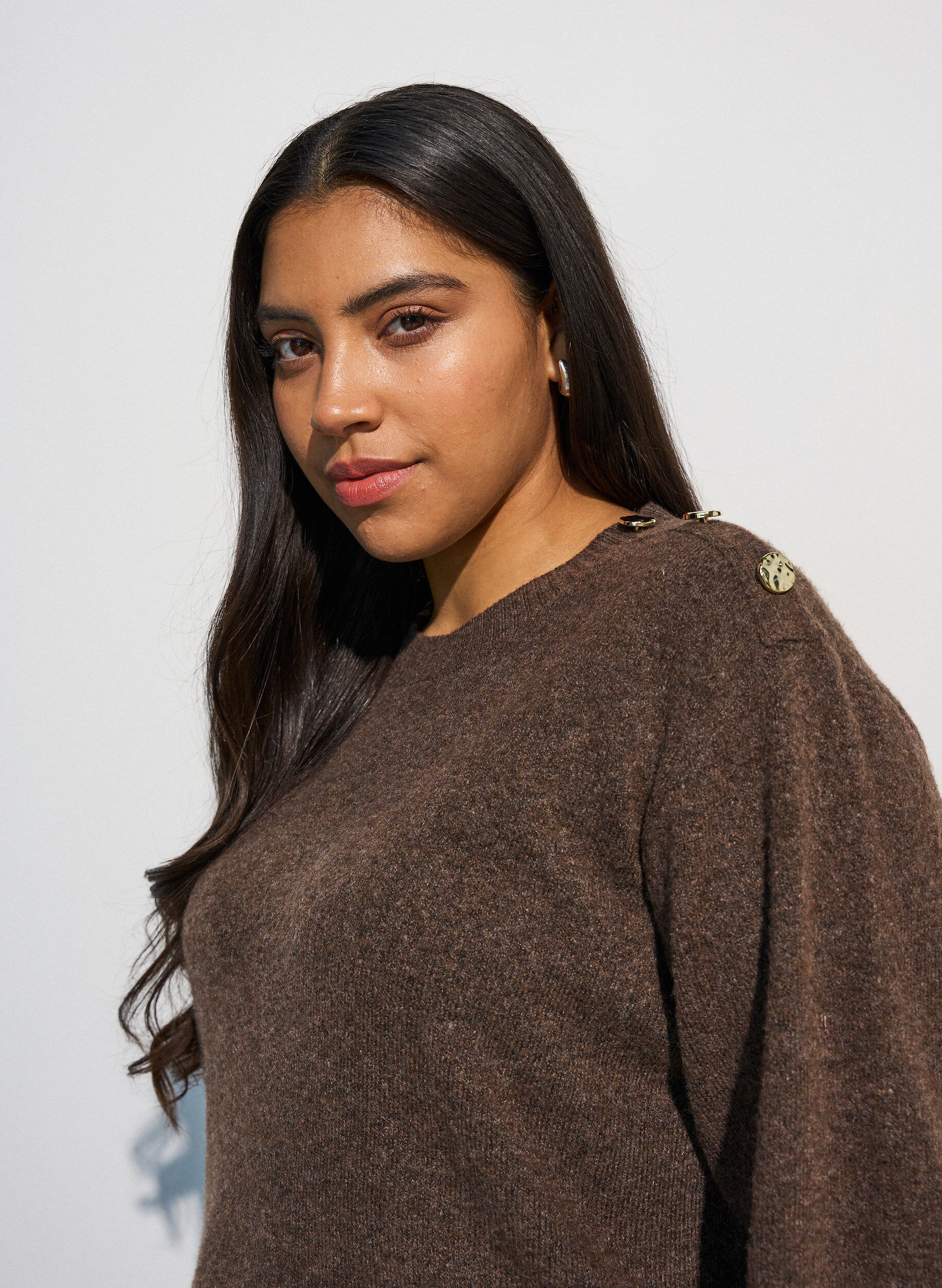 ZizzifashionKnit blouse with button detail, Brown, Model image number 3
