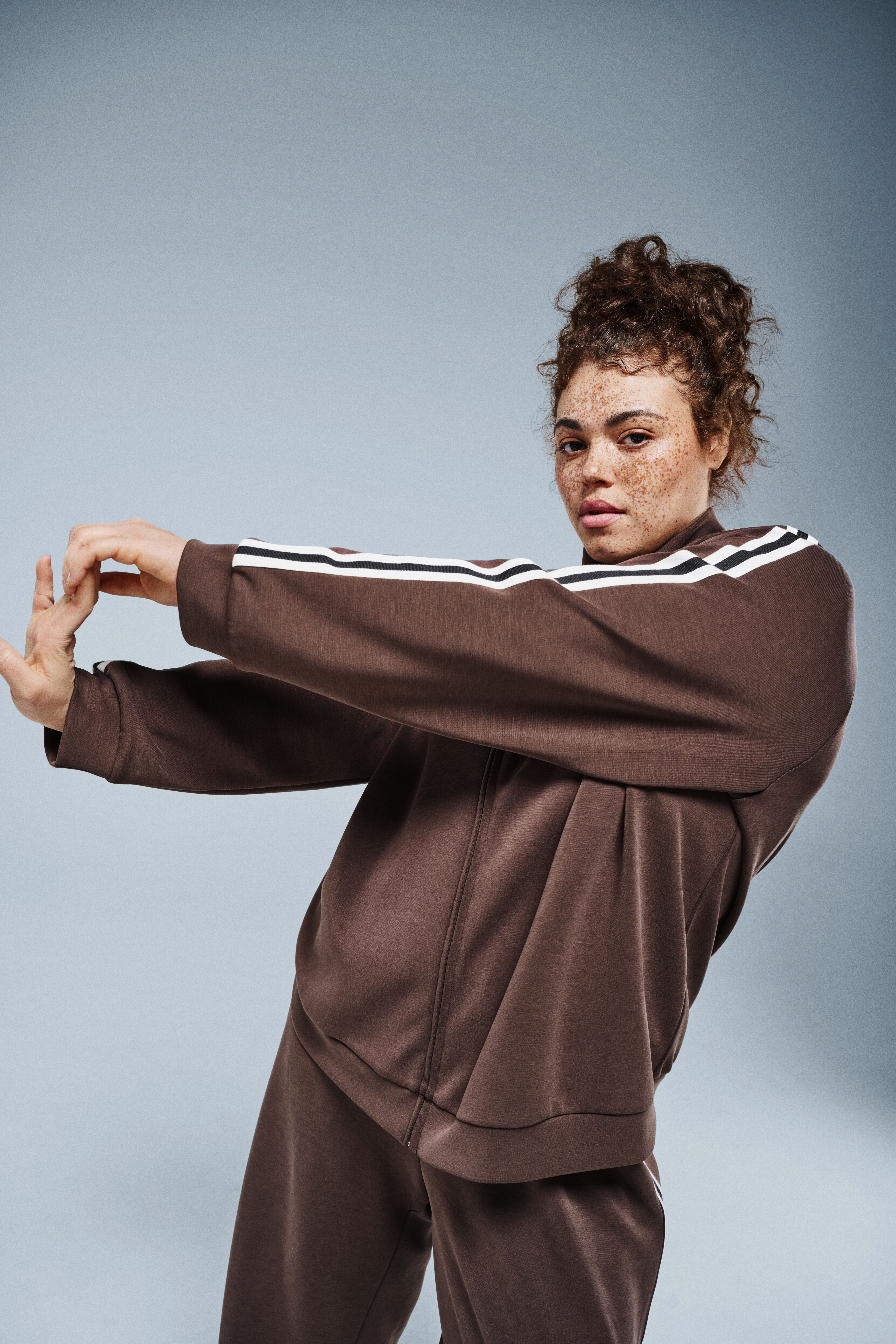 Zizzifashion Brown tracksuit, , Model