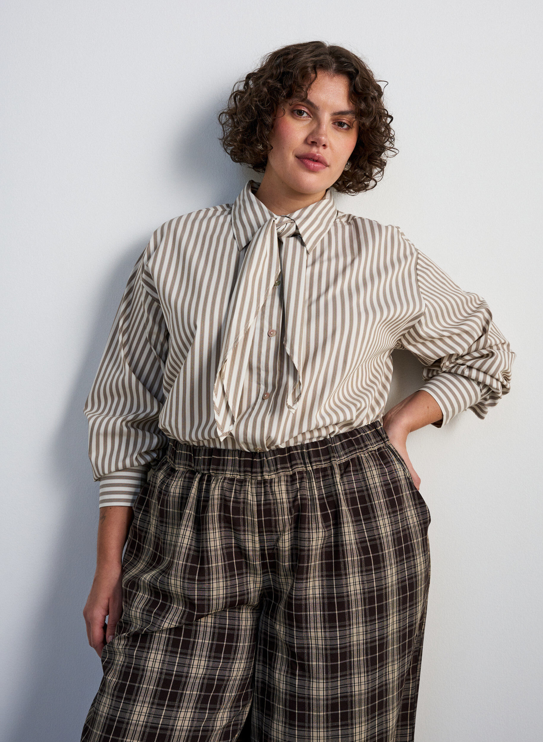 ZizzifashionStriped shirt with detachable neck tie, Beige, Model image number 0
