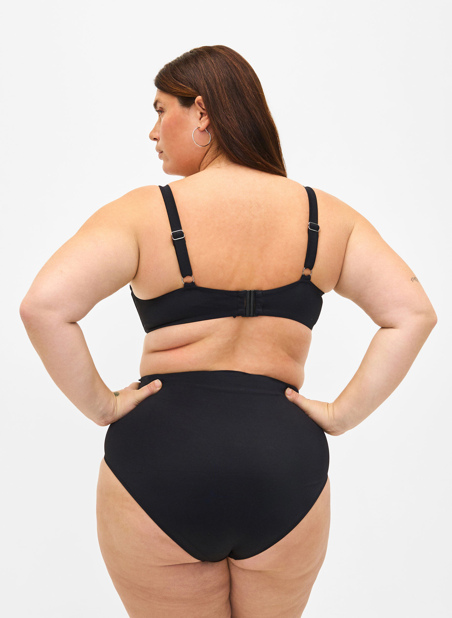 Zizzifashion Bikini bra with underwire and wrinkled detail, Black, Model image number 1