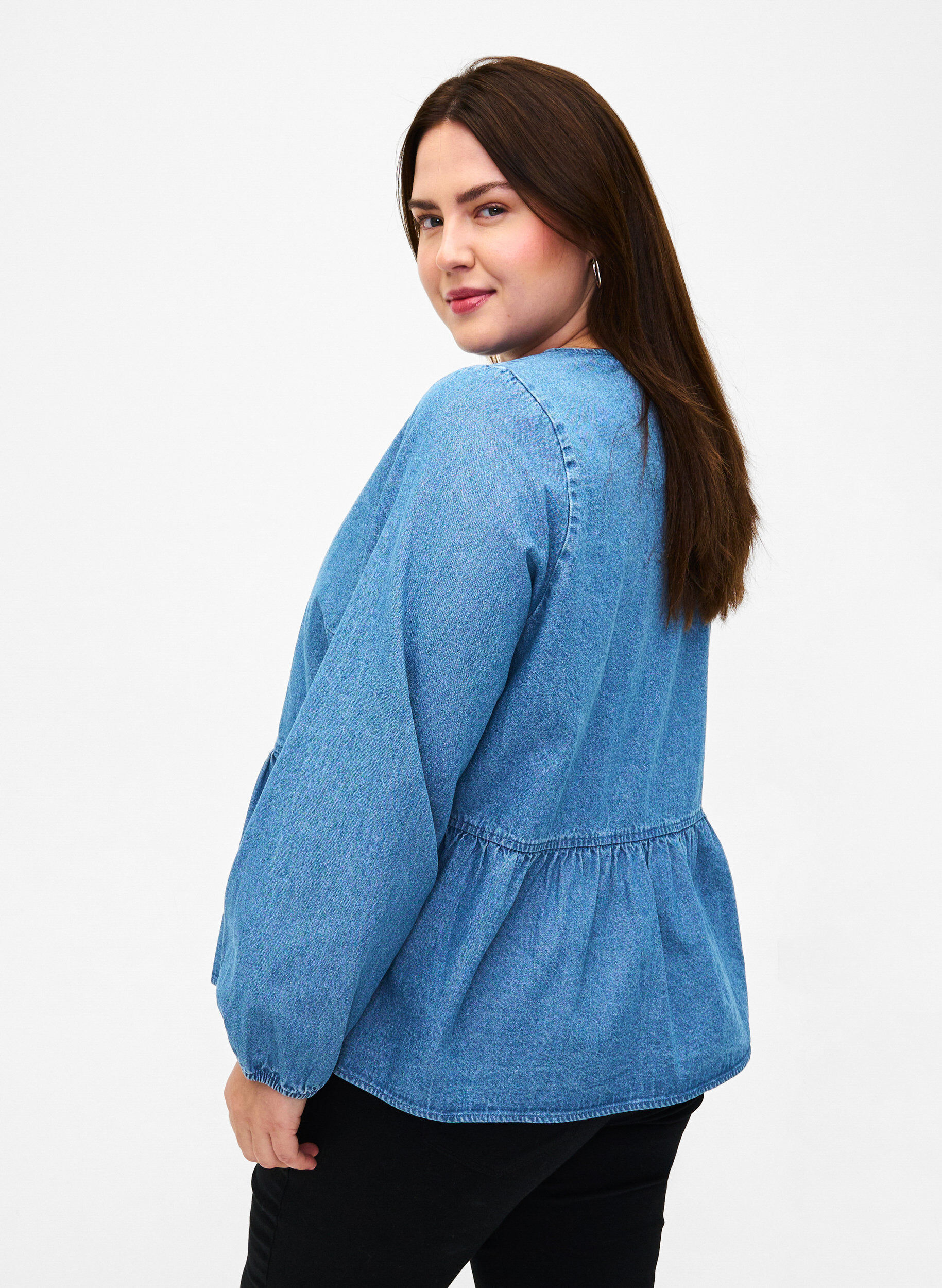 Zizzifashion Denim peplum blouse with tie fastening, Light Blue Denim, Model image number 1