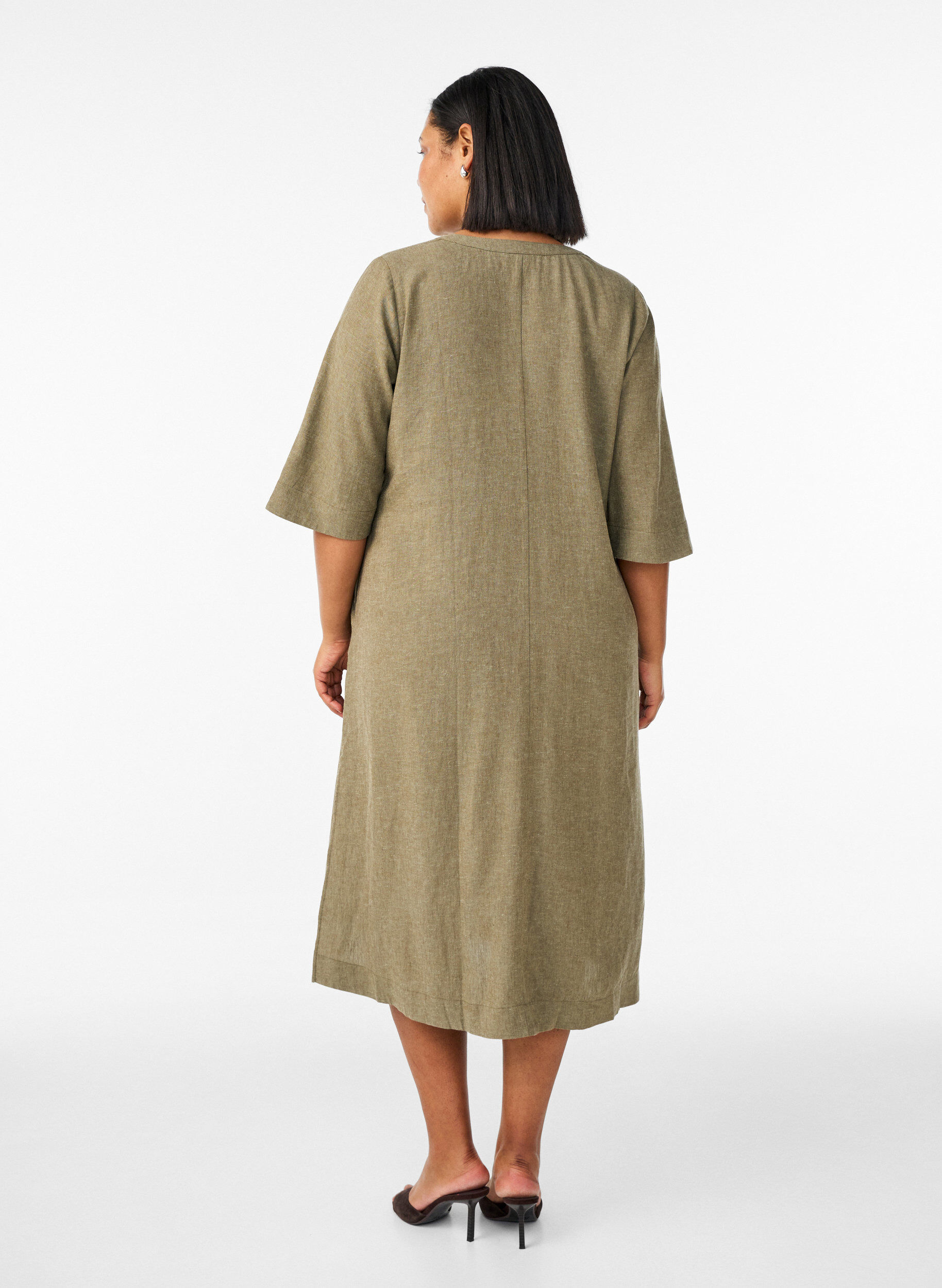 Zizzifashion Midi dress in linen and viscose with 1/2 sleeves, Green, Model image number 2