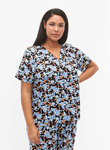 Printed pyjama top in viscose, Black Blue Flower, Model image number 0