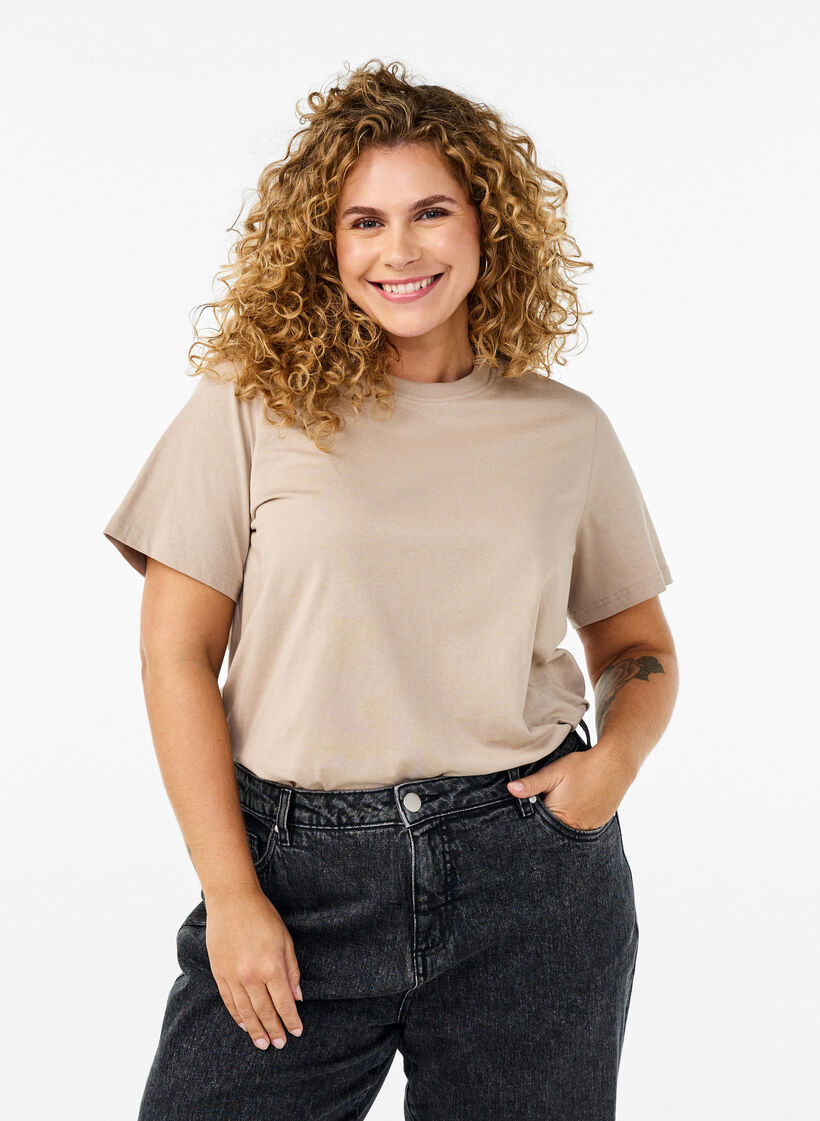 Basic cotton T-shirt with round neck, Beige, Model image number 0