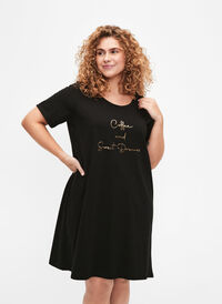 Short-sleeved nightgown in organic cotton, Black Coffee, Model