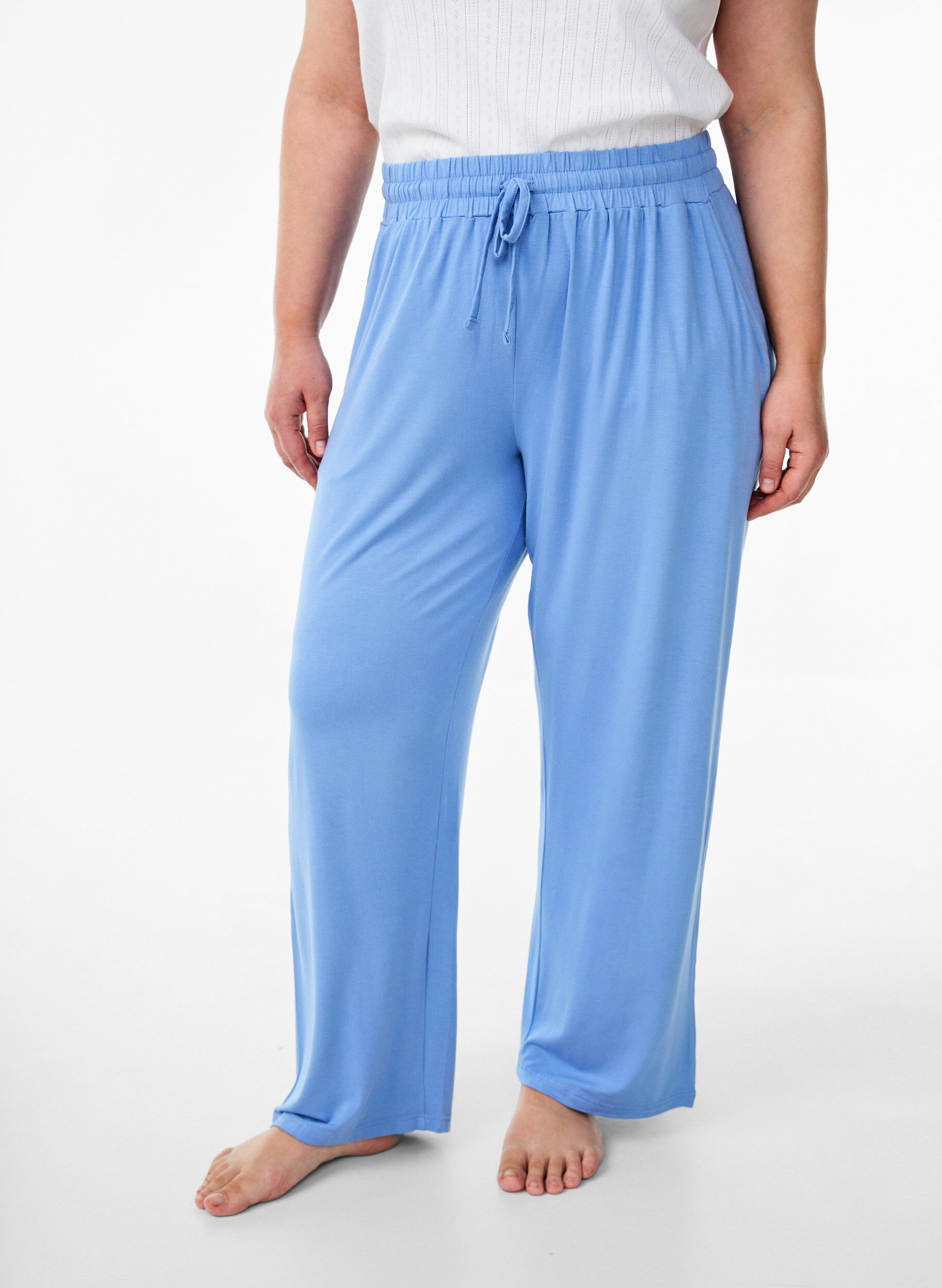 ZizzifashionLoose night trousers in viscose jersey with pockets, Blue, Model image number 2