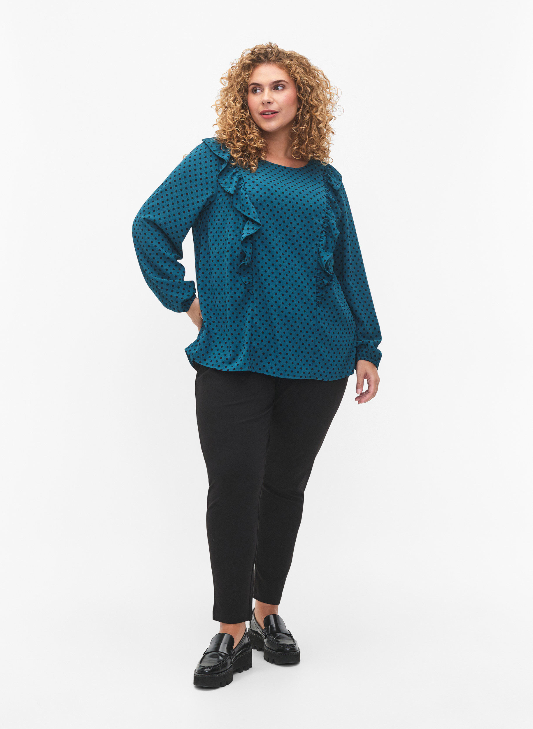 Zizzifashion Long sleeved blouse with ruffles, Shaded Spruce Dot, Model image number 2