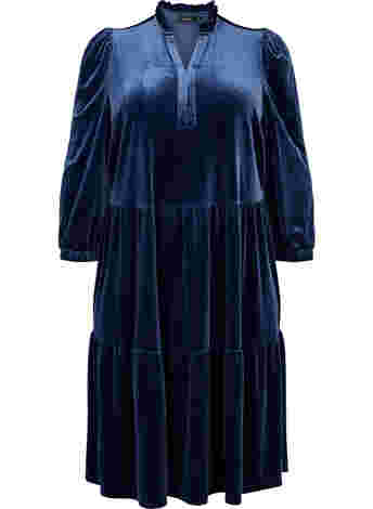 Velvet dress with ruffle collar and 3/4 sleeves