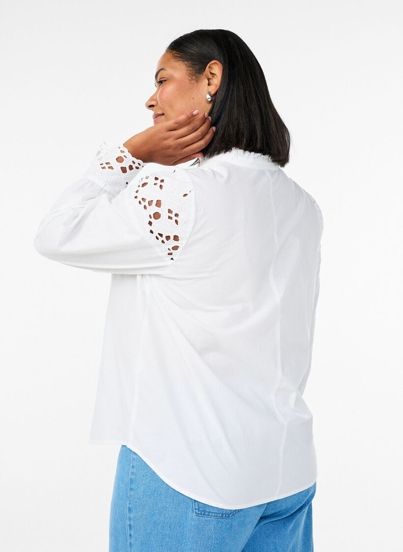 Blouse with V-neck and broderie anglaise details, White, Model