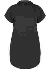 Short-sleeved jumper dress with hood