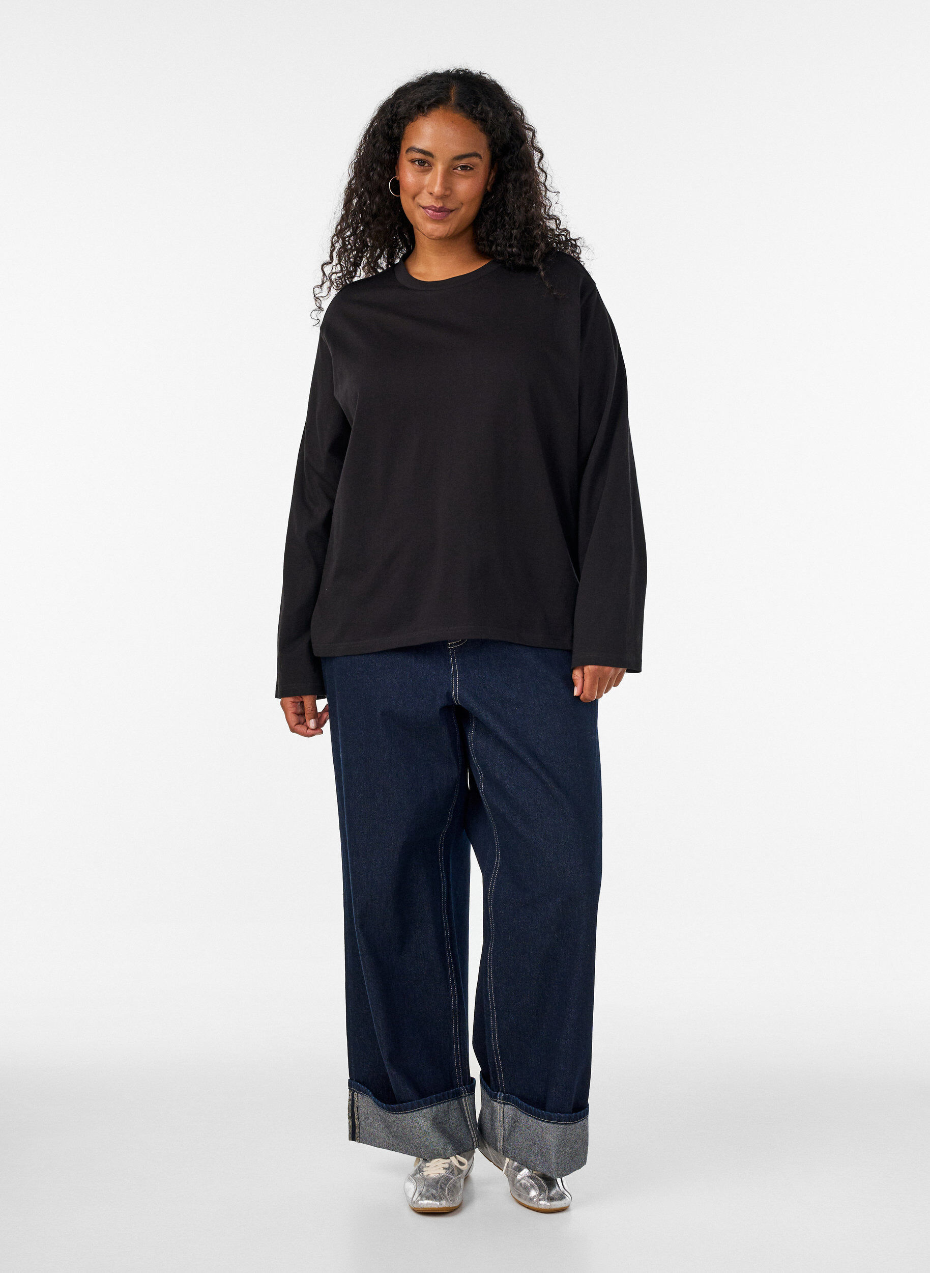Basic t-shirt with long sleeves - Black - Sz. 40-64 - Zizzifashion