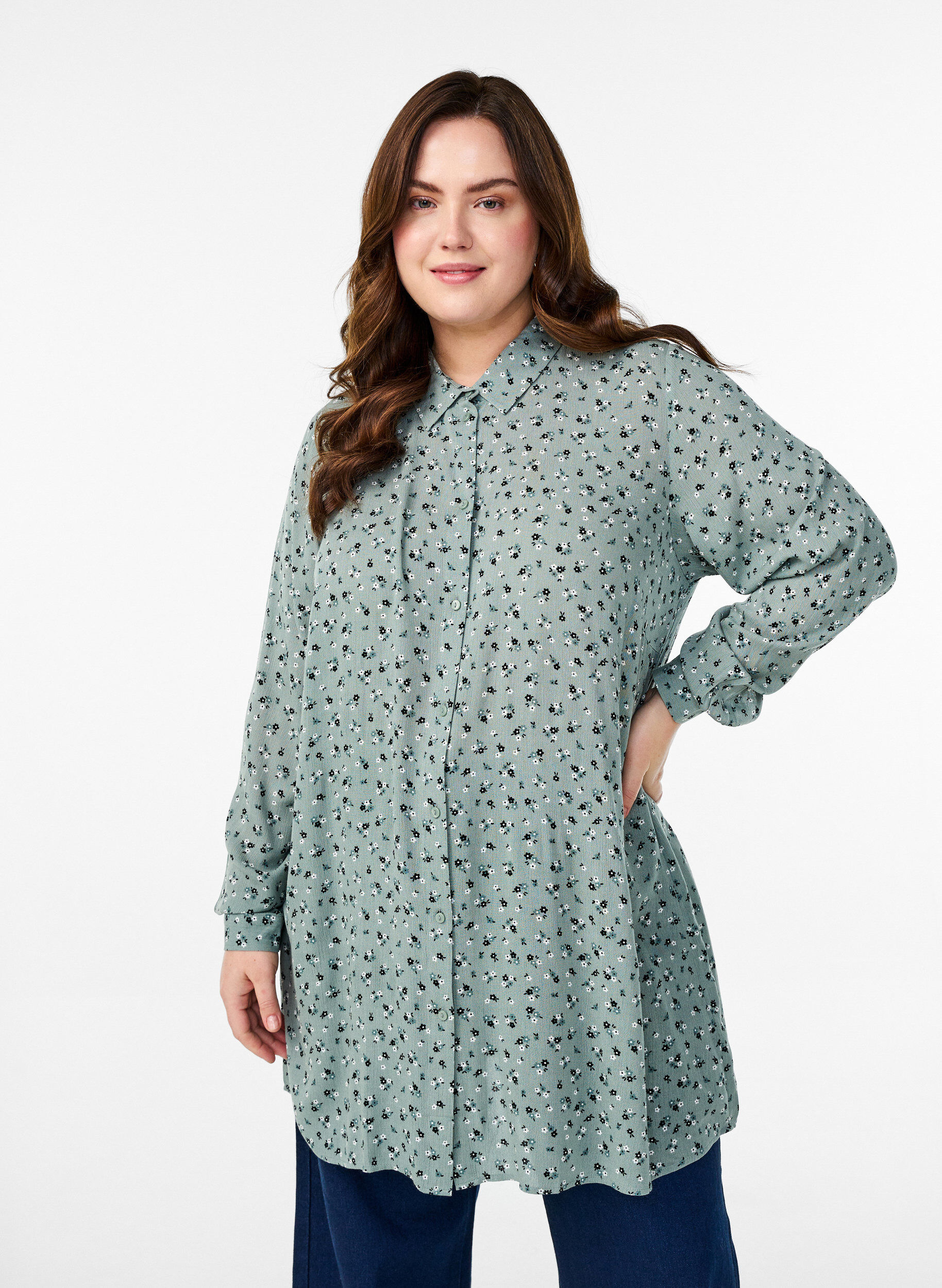 Long shirt with floral print, Green, Model