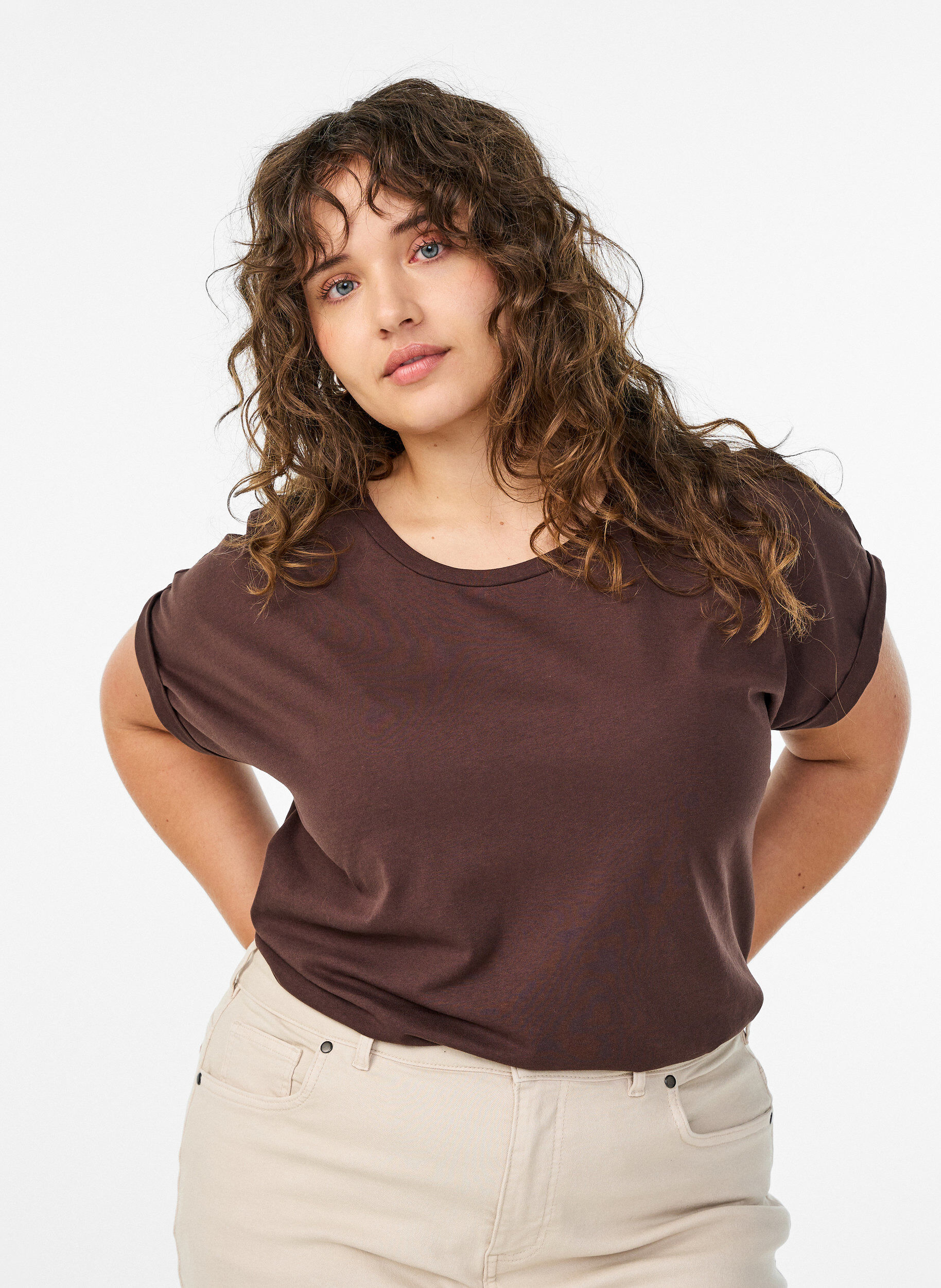 Short-sleeved cotton blend t-shirt, Brown, Model
