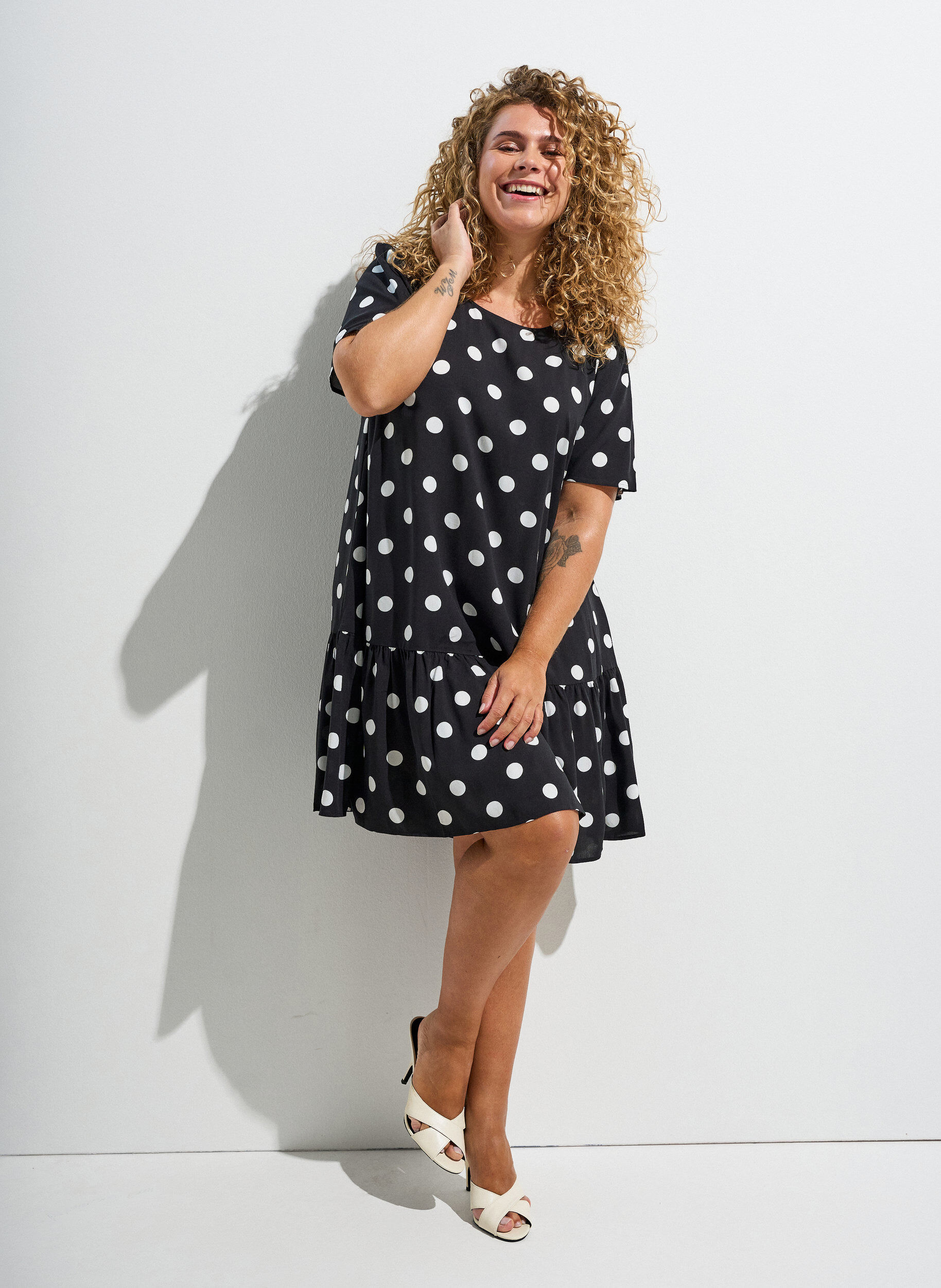 ZizzifashionDress in viscose with cutline, Black, Image image number 0