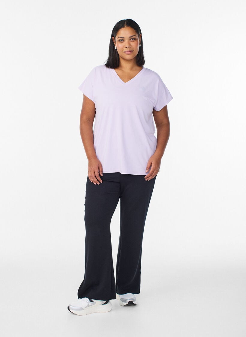 Loose training t-shirt with v-neck, Purple, Model image number 1