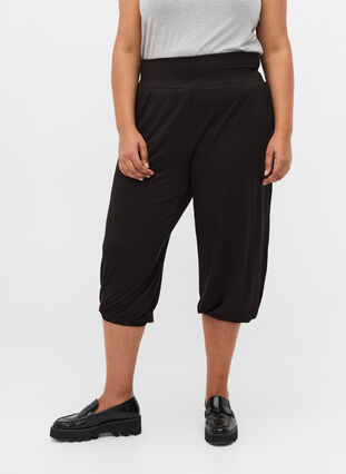 Loose-fitting capri trousers in viscose, Black, Model image number 2