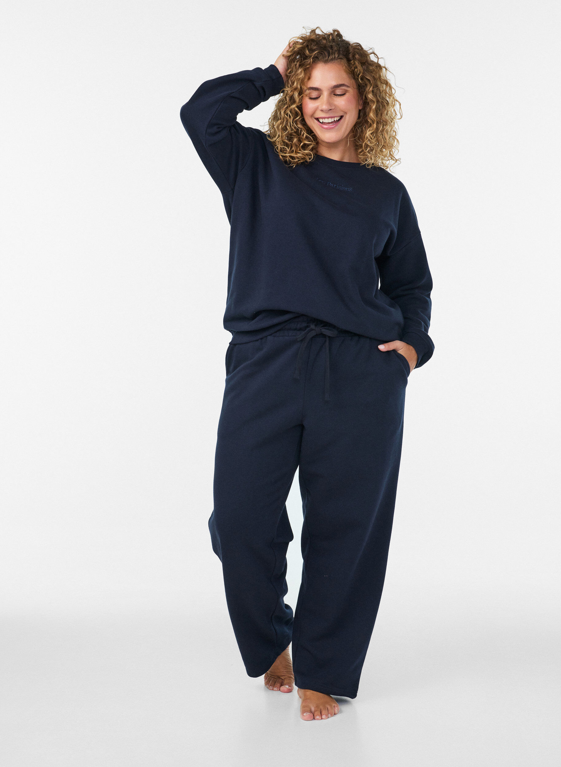 Sweatpants with pockets, Blue, Model