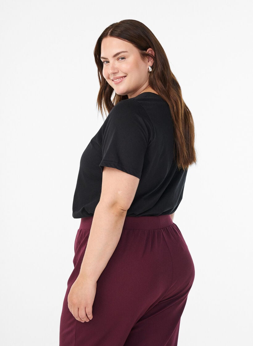 T-shirt with motif, Black, Model image number 2