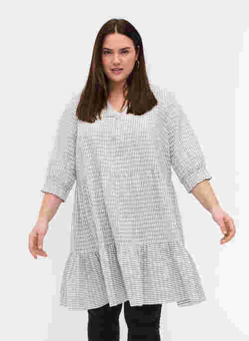 Patterned cotton dress with 3/4-length sleeves and smocking